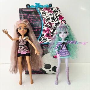 Monster High Bundle Lot Clawdeen Wolf Twyla Draculara Coffin Case